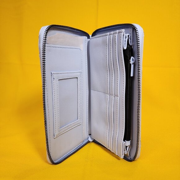 Betsey Johnson Blue Quilted Daisy Flower Spring Wallet Wristlet Zip Around NEW - Picture 10 of 12